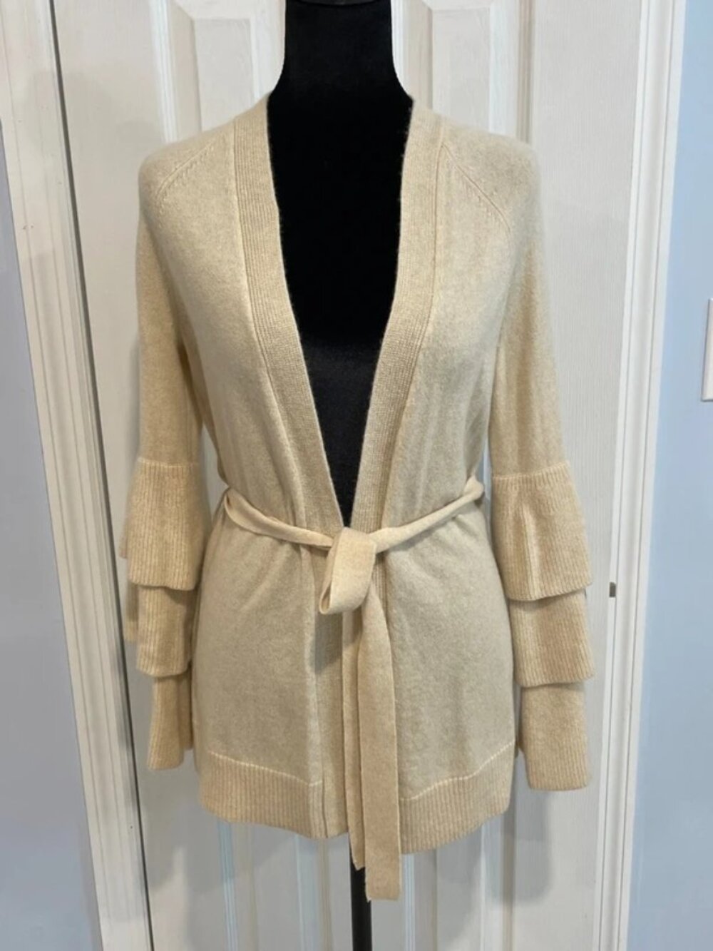 Banana Republic Women’s Beige Belted Ruffle Sleeve Cardigan XS
